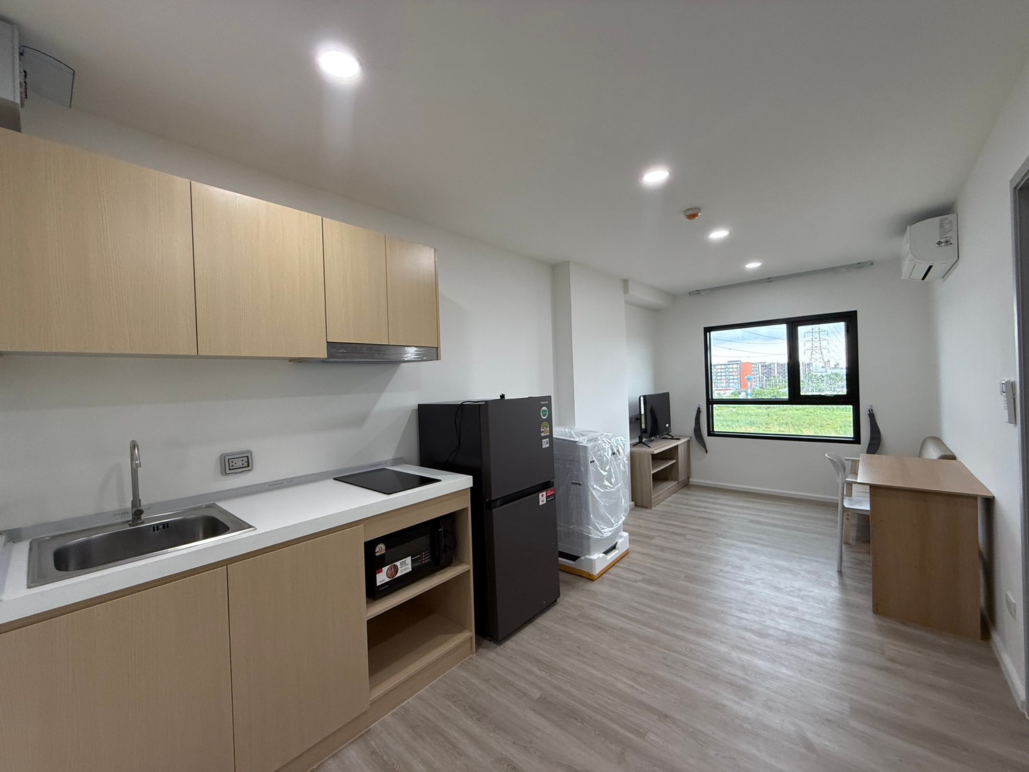 NEW Room!!! ให้เเช่า BLOCK CONDO 30 ตรม 9,000:ด NEW Room!!! ให้เเช่า BLOCK CONDO 30 ตรม 9,000:ด