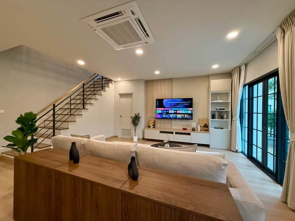 บ้านเดี่ยวให้เช่า Centro Bangna ใกล้ Mega Bangna - 4 ห้องนอน – รูปที่ 3