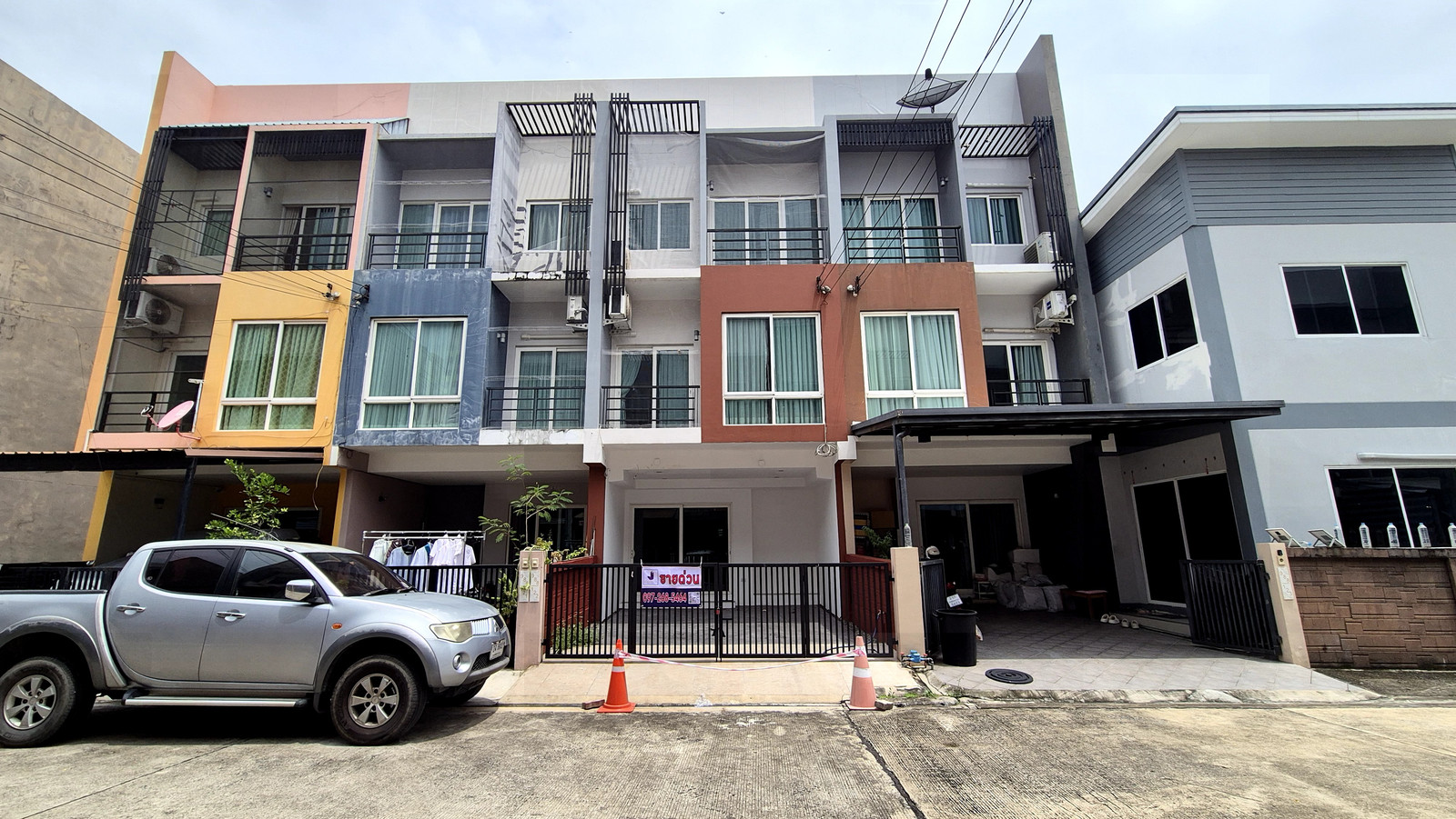 🔥 ขายทาวน์โฮม 3 ชั้น สไตล์โมเดิร์น รามอินทรา กม.12 🏡 พื้นที่ใช้สอย200 ตร.ม. ฟังก์ชันลงตัว ใช้ได้ทั้ง บ้านพักอาศัย หรือ Home Office 📍 โครงการ Greenwich Ramintra (กรีนิช รามอินทรา) – รูปที่ 2