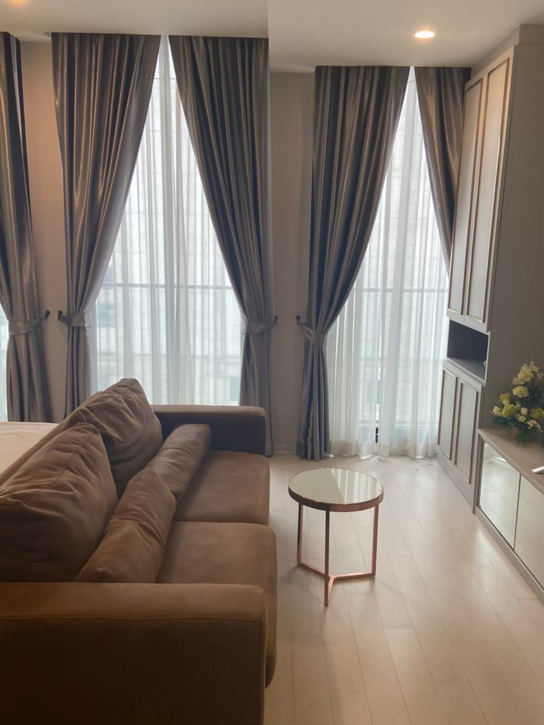 Noble Ploenchit Condo, convenient travel, next to BTS, beautiful room, fully furnished, ready to move in. Noble Ploenchit Condo, convenient travel, next to BTS, beautiful room, fully furnished, ready to move in.