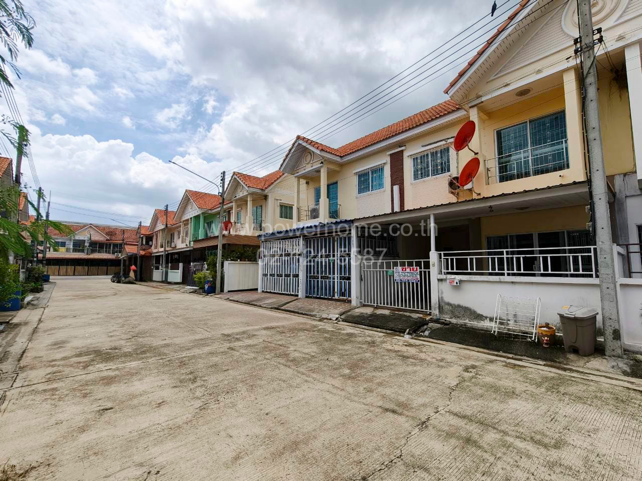 2-story townhouse, Niraville Village. (Ekachai-Pho Chae) Phase 2, good location, near Suksanaree School. – รูปที่ 2