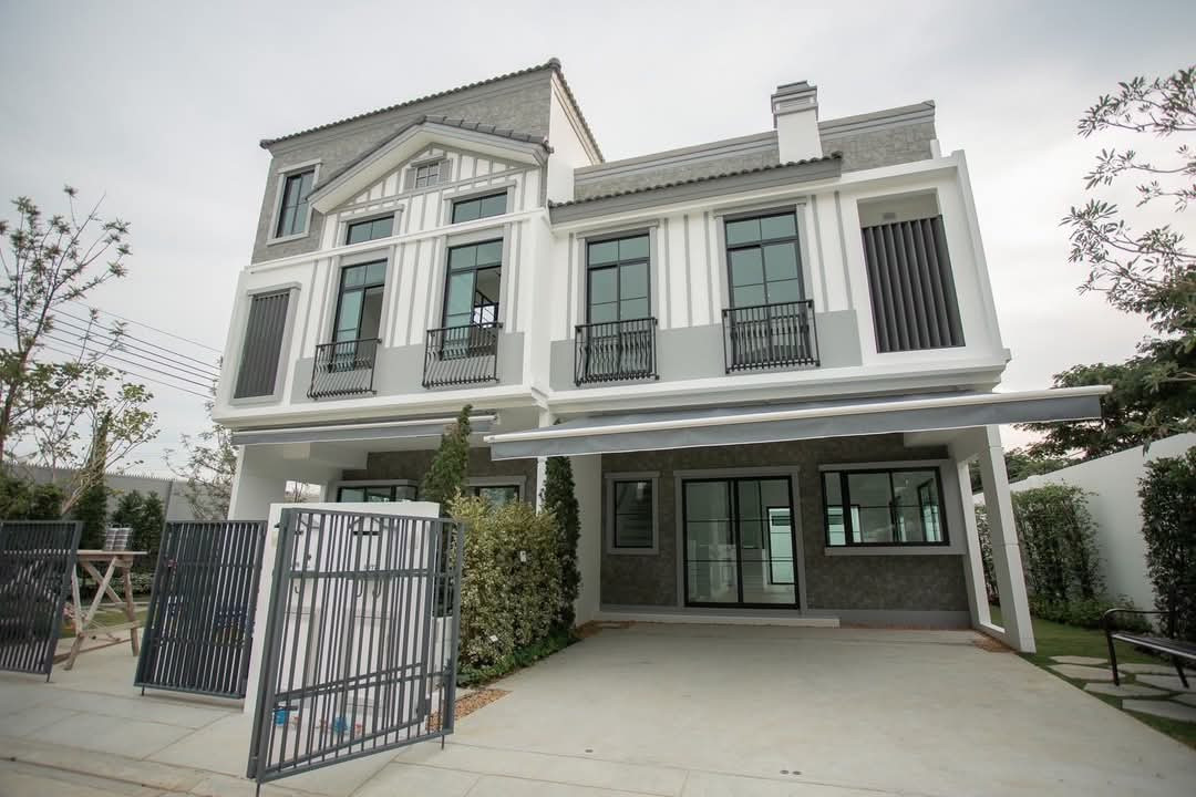 ขายทาวน์โฮม ทำเลสุดปัง ติดกับ Mega Bangna เพียง 1 ก.ม. !!!! แปลงมุม Private corner house! ขายทาวน์โฮม ทำเลสุดปัง ติดกับ Mega Bangna เพียง 1 ก.ม. !!!! แปลงมุม Private corner house!