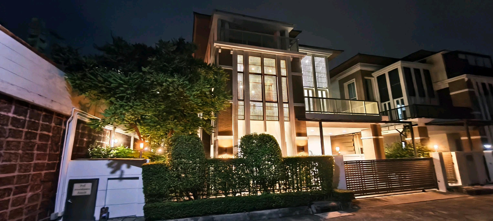 🏡 ให้เช่า 𝗕𝗔𝗔𝗡 𝗞𝗟𝗔𝗡𝗚 𝗞𝗥𝗨𝗡𝗚 𝗧𝗛𝗘 𝗡𝗜𝗖𝗘 𝗥𝗔𝗧𝗖𝗛𝗔𝗩𝗜𝗣𝗛𝗔 | บ้านเดี่ยว 3 ชั้น | 310 ตร.ม. | 73.6 ตร.ว. 
