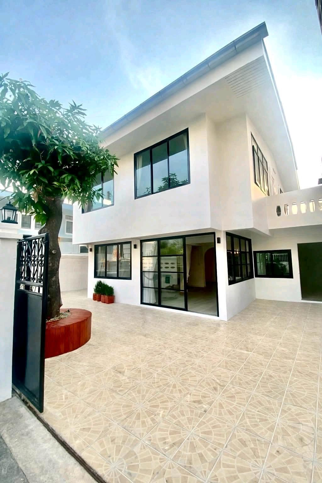 🏡 Single house for rent 𝗛𝗨𝗔𝗜 𝗞𝗛𝗪𝗔𝗡𝗚 – 𝗦𝗨𝗧𝗧𝗛𝗜𝗦𝗔𝗡 | 𝟱 𝗕𝗘𝗗𝗥𝗢𝗢𝗠𝗦 | PET FRIENDLY 🐶 | near MRT Suthisan 🏡 Single house for rent 𝗛𝗨𝗔𝗜 𝗞𝗛𝗪𝗔𝗡𝗚 – 𝗦𝗨𝗧𝗧𝗛𝗜𝗦𝗔𝗡 | 𝟱 𝗕𝗘𝗗𝗥𝗢𝗢𝗠𝗦 | PET FRIENDLY 🐶 | near MRT Suthisan