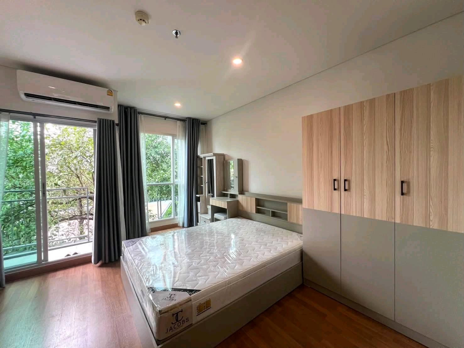 📍 Lumpini Place Rama 3 - Riverine | 1 Bedroom | 1 Bathroom | 25 sq.m. | 12,000 THB/month ✨ Cheapest rental! Corner room, 7th floor, garden view, shady, peaceful, private, Rama 3 location, near Sathorn. 📍 Lumpini Place Rama 3 - Riverine | 1 Bedroom | 1 Bathroom | 25 sq.m. | 12,000 THB/month ✨ Cheapest rental! Corner room, 7th floor, garden view, shady, peaceful, private, Rama 3 location, near Sathorn.