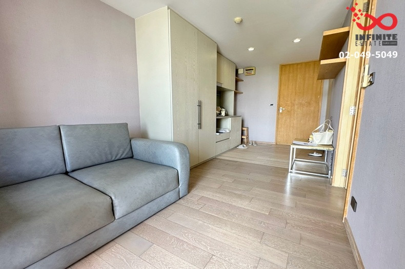 Condo for sale I-Zen Residence Ekkamai-Ramintra, Nakniwat Road - Lat Phrao 71, 8th floor, with furniture, near MRT Lat Phrao 71. Condo for sale I-Zen Residence Ekkamai-Ramintra, Nakniwat Road - Lat Phrao 71, 8th floor, with furniture, near MRT Lat Phrao 71.