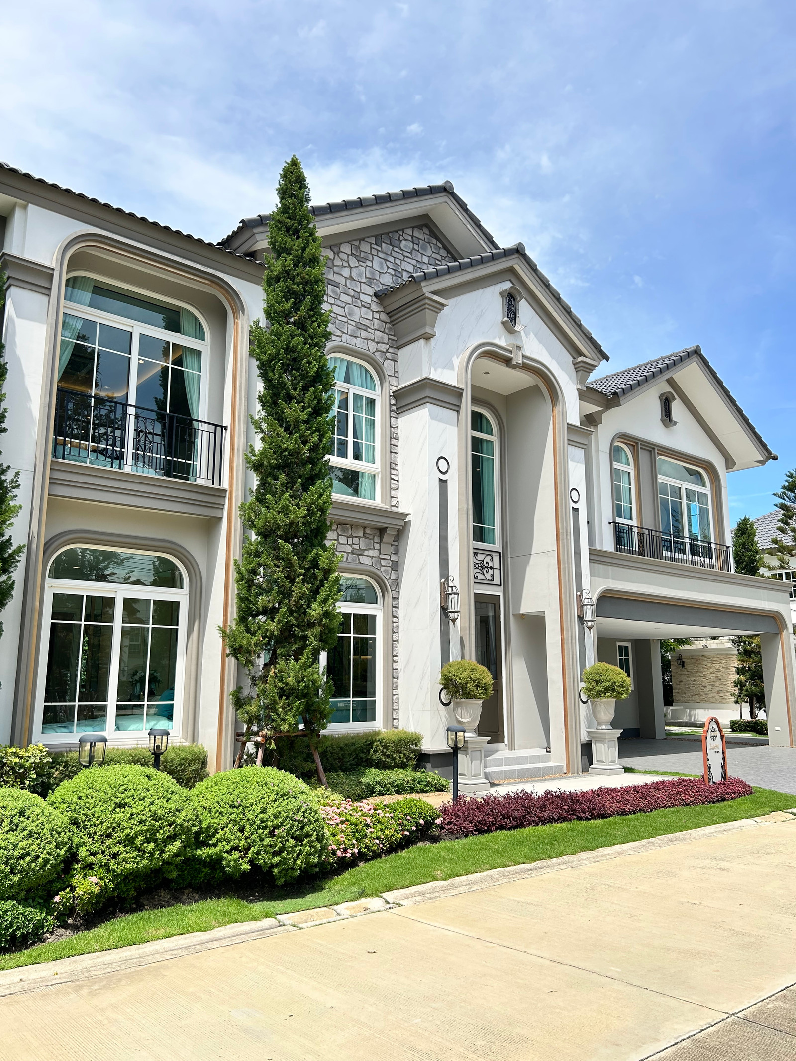 GRANDIO BANGNA KM.5 Single house Bangna Near Suvarnabhumi Airport