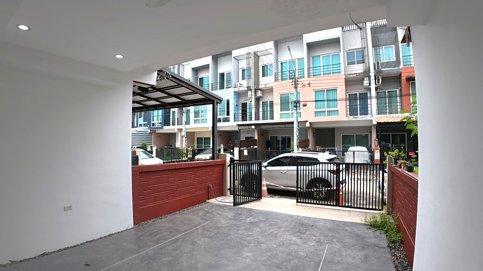 🔥 ขายทาวน์โฮม 3 ชั้น สไตล์โมเดิร์น รามอินทรา กม.12 🏡 พื้นที่ใช้สอย200 ตร.ม. ฟังก์ชันลงตัว ใช้ได้ทั้ง บ้านพักอาศัย หรือ Home Office 📍 โครงการ Greenwich Ramintra (กรีนิช รามอินทรา) – รูปที่ 4