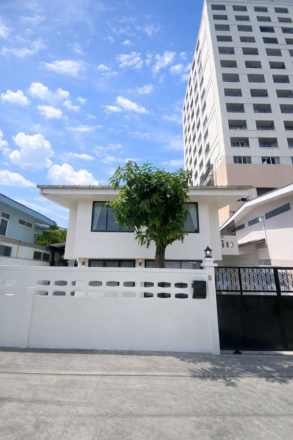 🏡 Huai Khwang detached house with furniture for rent. 🏡 Huai Khwang detached house with furniture for rent.