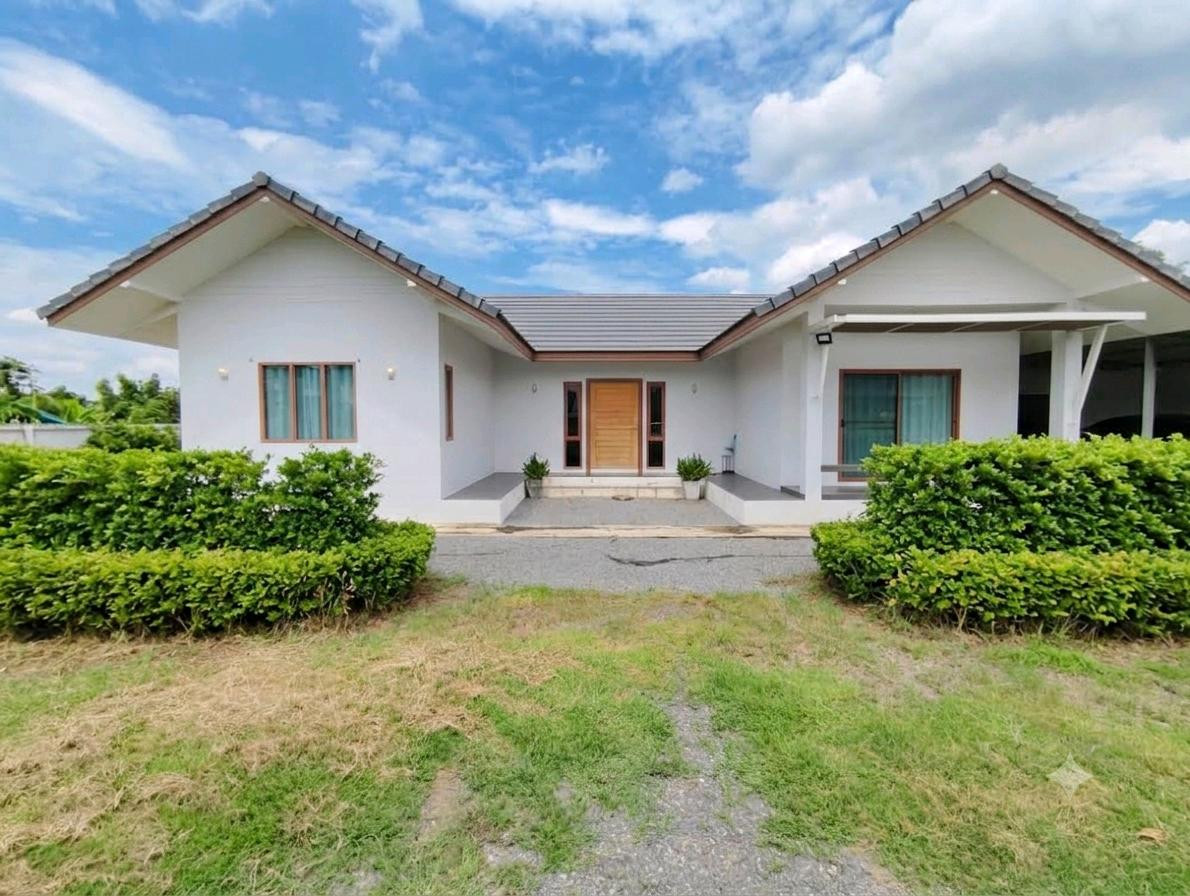 Vacation home for sale, Khao Laem view, U-Tapao, Chainat. Vacation home for sale, Khao Laem view, U-Tapao, Chainat.