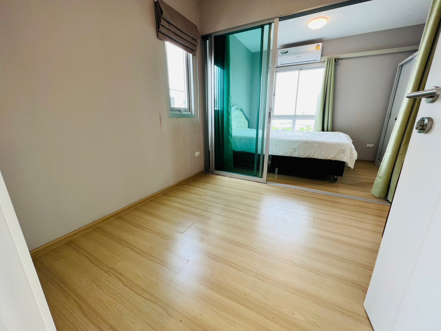 Urgent, room for rent, good view, corner room, not next to anyone **Free parking for 1 car. Rental price only 7000.-/month!! Urgent, room for rent, good view, corner room, not next to anyone **Free parking for 1 car. Rental price only 7000.-/month!!