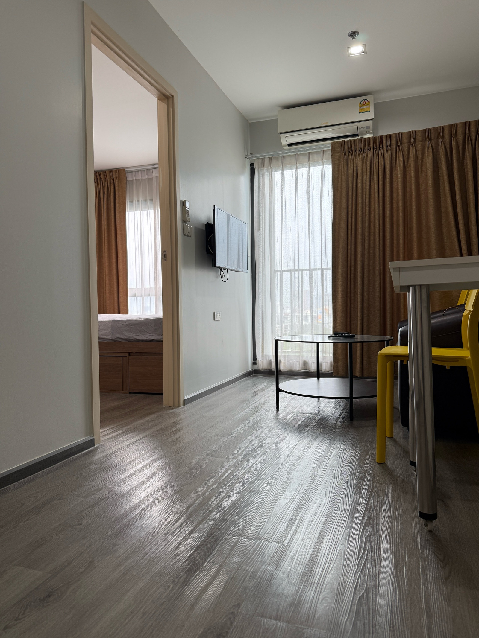 Condo for rent next to the BTS, next to the main road, near the mall. Near leading international schools Beautiful view, not too expensive Condo for rent next to the BTS, next to the main road, near the mall. Near leading international schools Beautiful view, not too expensive