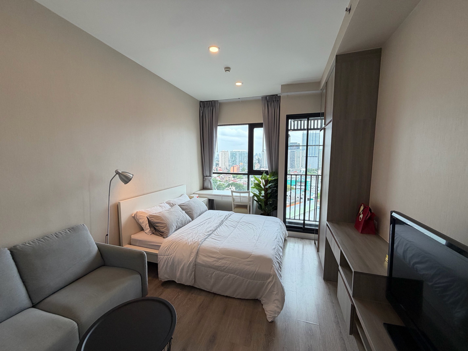 ให้เช่า KnightsBridge Prime Ratchayothin ติด BTS 13.9K!! ให้เช่า KnightsBridge Prime Ratchayothin ติด BTS 13.9K!!