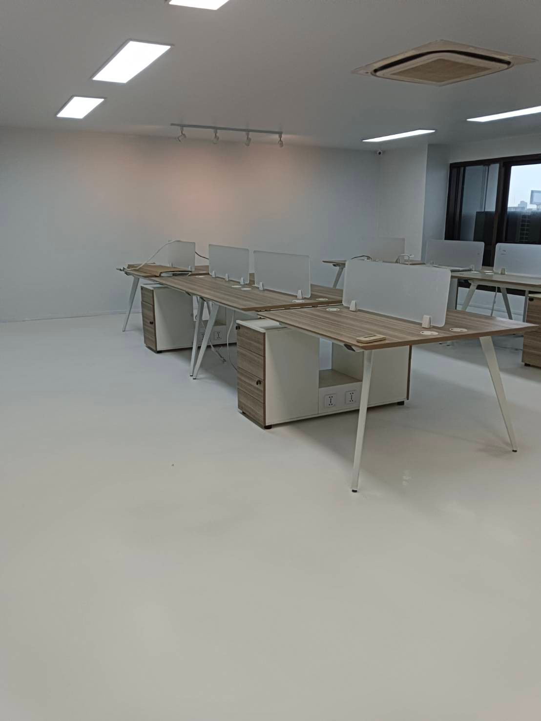 เช่า ออฟฟิศ ธุรกิจ coworking space มีเฟอร์นิเจอร์ – รูปที่ 4
