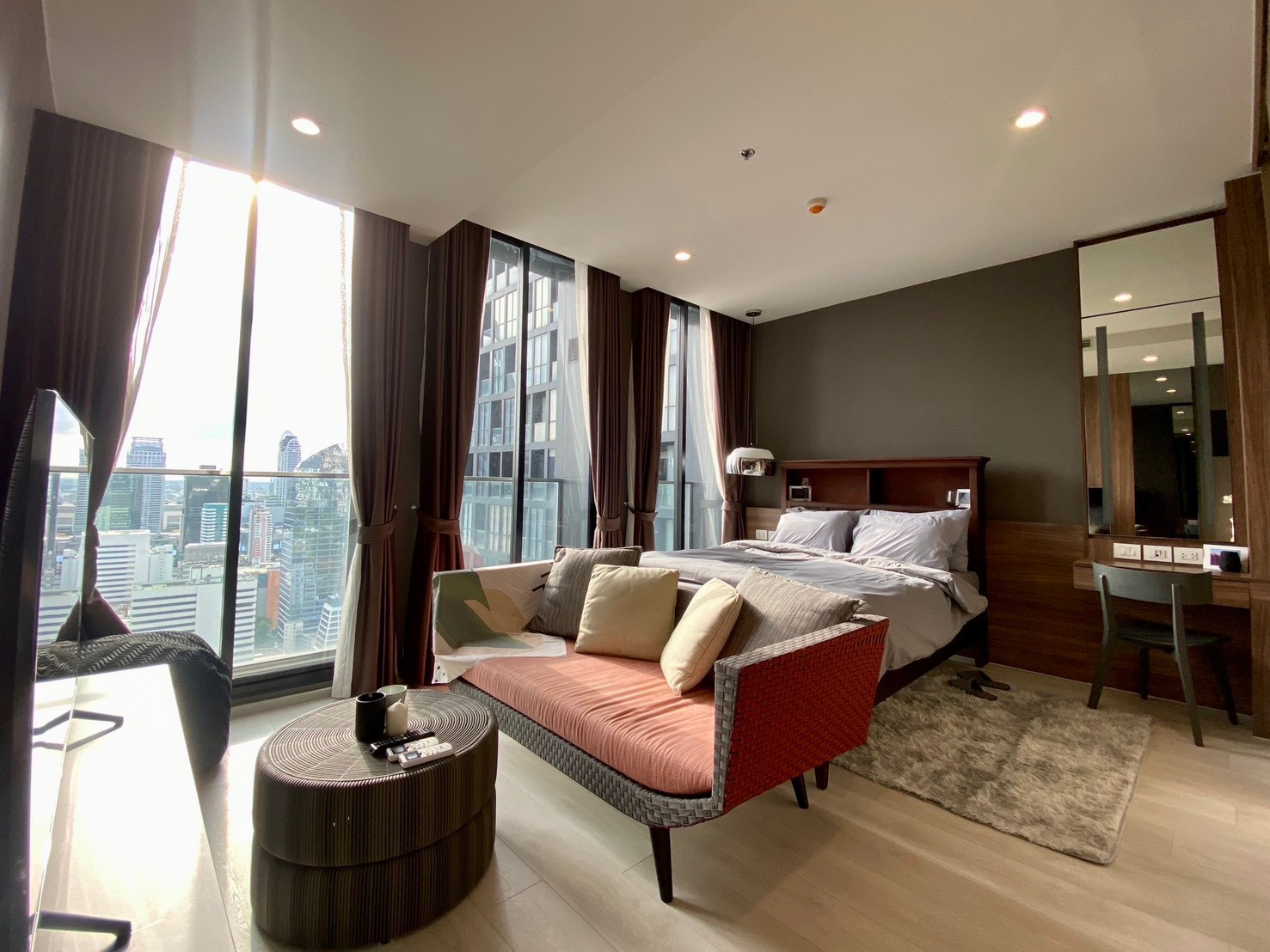 Luxury condo next to BTS Vacant room for rent Ready to move in Luxury condo next to BTS Vacant room for rent Ready to move in