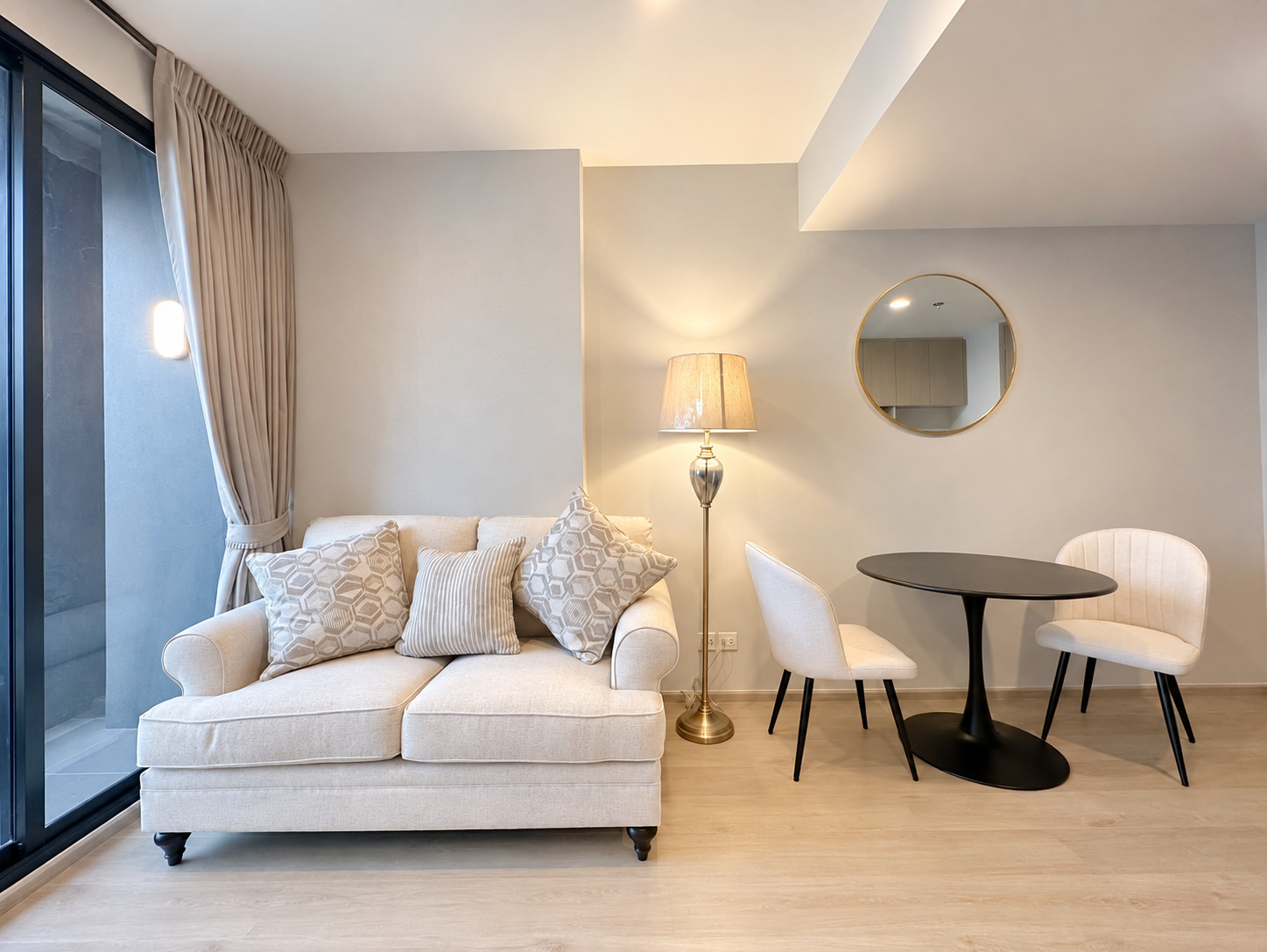 ให้เช่า 1 ห้องนอน The Crown Residences ตรงข้าม One Bangkok ให้เช่า 1 ห้องนอน The Crown Residences ตรงข้าม One Bangkok