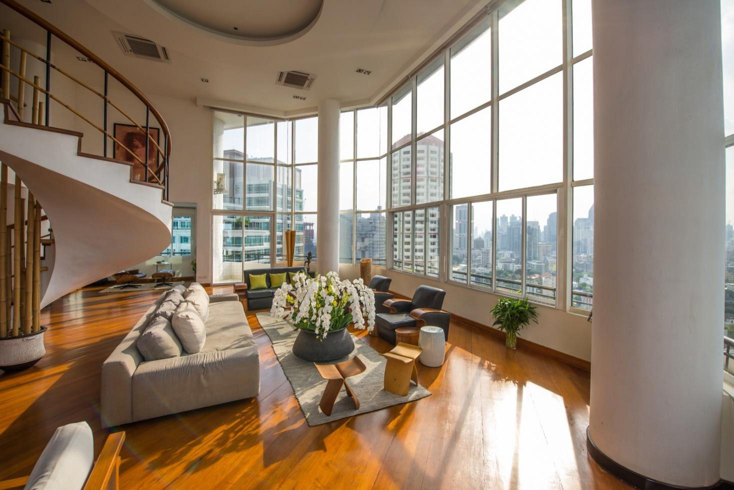 🔥Rare Unit ห้องหายากใจกลางทองหล่อ ไซส์ใหญ่อยู่ได้ทั้งครอบครัว ✨Moon Tower Condominium✨ 5 ห้องนอน 4 ห้องน้ำ ขนาด 531 ตร.ม ใกล้ BTS / MRT ทองหล่อ (0.8 กม.) Tel.0982645161 