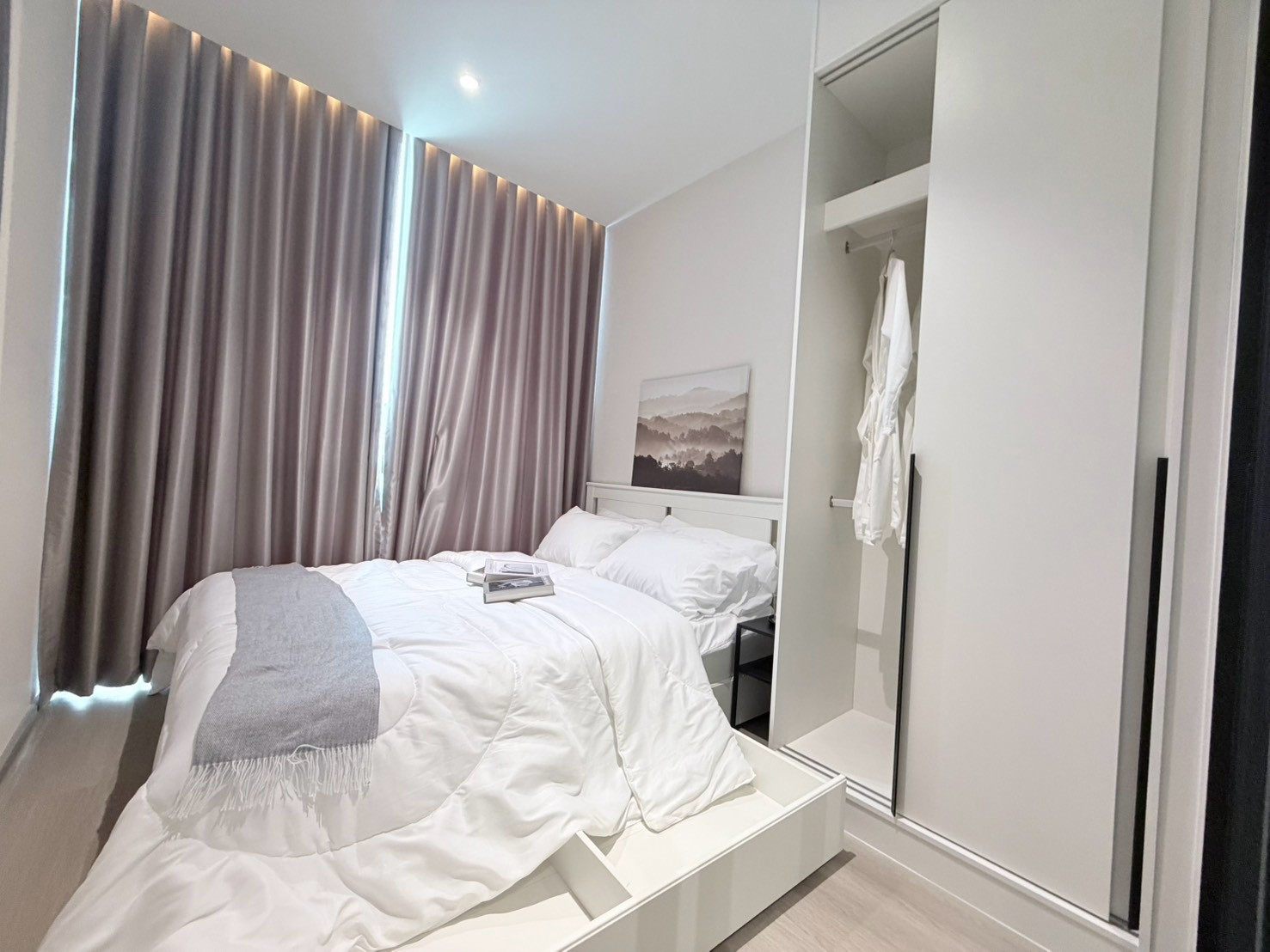 Urgent sale! Chin Life Condo Ramintra KM.4 – beautiful room, fully furnished Ready to carry your bags and move in!