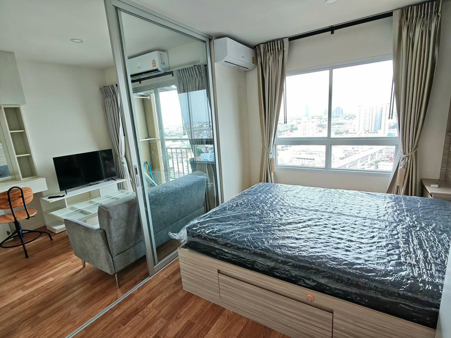 The room is in angelic condition! Never rented out, river view, see fireworks every year, 25th floor | Lumpini Ville Suksawat-Rama 2 [出租] 顶级品质房！全新未出租过25 years ago Lumpini Ville Suksawat-Rama 2