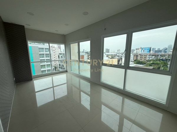 Spacious Office Space for Rent in Vibhavadi 8 (Fl. 4-6) | Up to 660 Sq.m @ 290 THB/Sq.m No.59-CB-69013 Spacious Office Space for Rent in Vibhavadi 8 (Fl. 4-6) | Up to 660 Sq.m @ 290 THB/Sq.m No.59-CB-69013