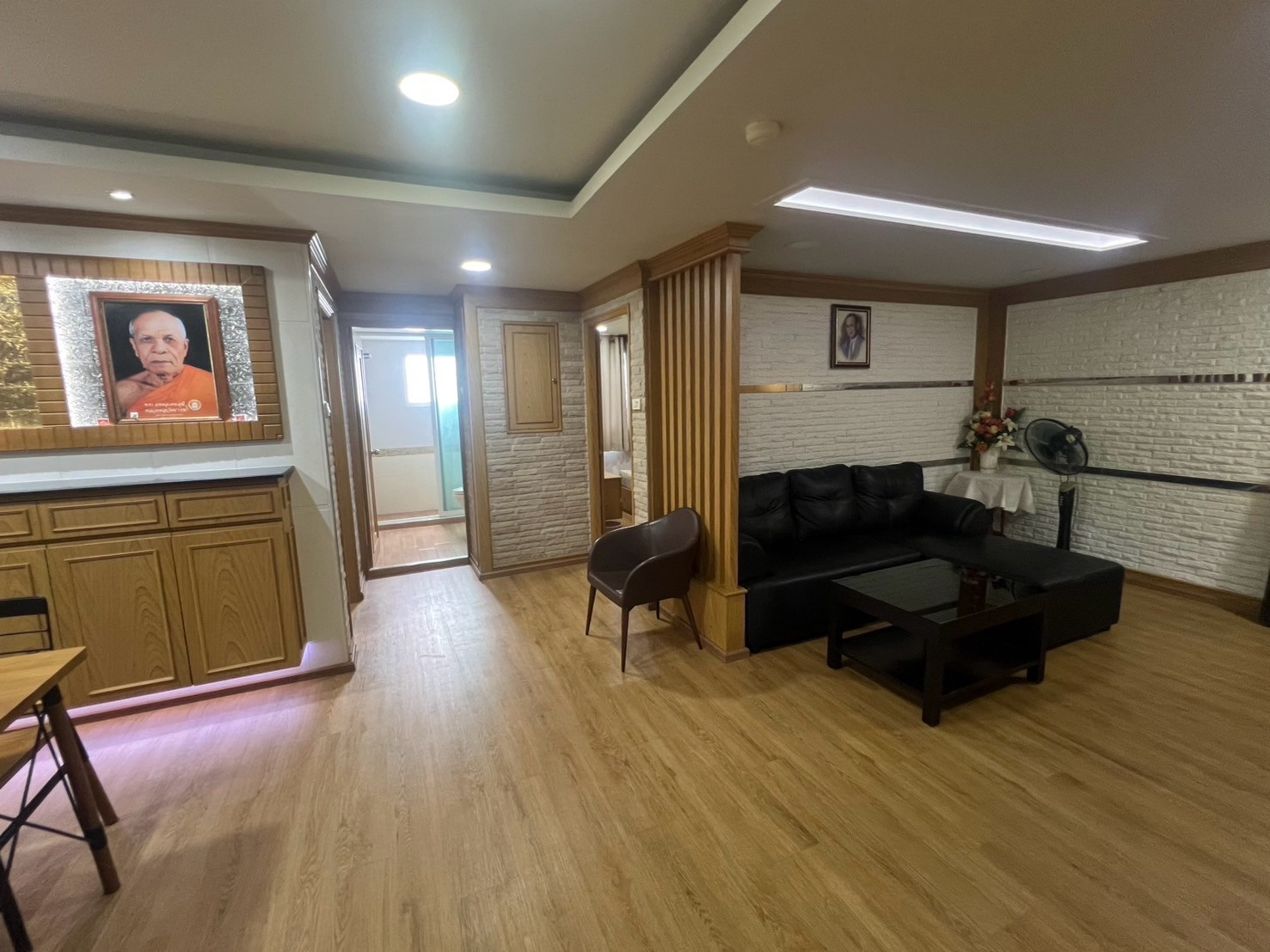 SRIVARAMANSION คอนโดสองห้องนอนใกล้ห้างใกล้รถไฟฟ้าสถานีศูนย์วัฒนธรรม SRIVARAMANSION คอนโดสองห้องนอนใกล้ห้างใกล้รถไฟฟ้าสถานีศูนย์วัฒนธรรม