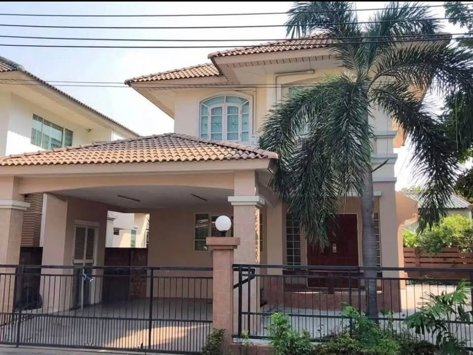 2-story detached house for rent, Ramkhamhaeng Road 118 Air conditioned, fully furnished, 4 bedrooms, 2 bathrooms, rental price 25,000 baht/month.