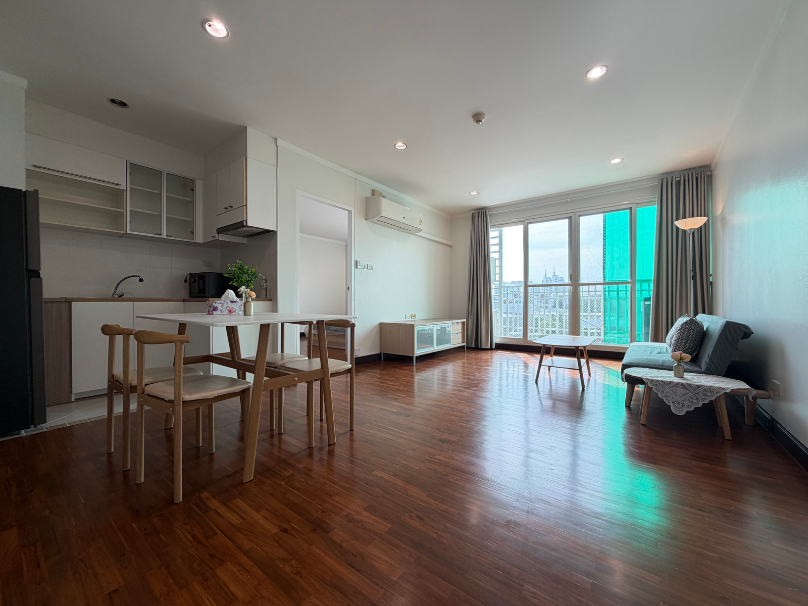 บ้านสิริ สาทร (Baan Siri Sathorn) - ให้เช่า 22,000 บาท/เดือน ราคาต่อรองได้ 1 ห้องนอน ขนาด 50 ตรม. บ้านสิริ สาทร (Baan Siri Sathorn) - ให้เช่า 22,000 บาท/เดือน ราคาต่อรองได้ 1 ห้องนอน ขนาด 50 ตรม.