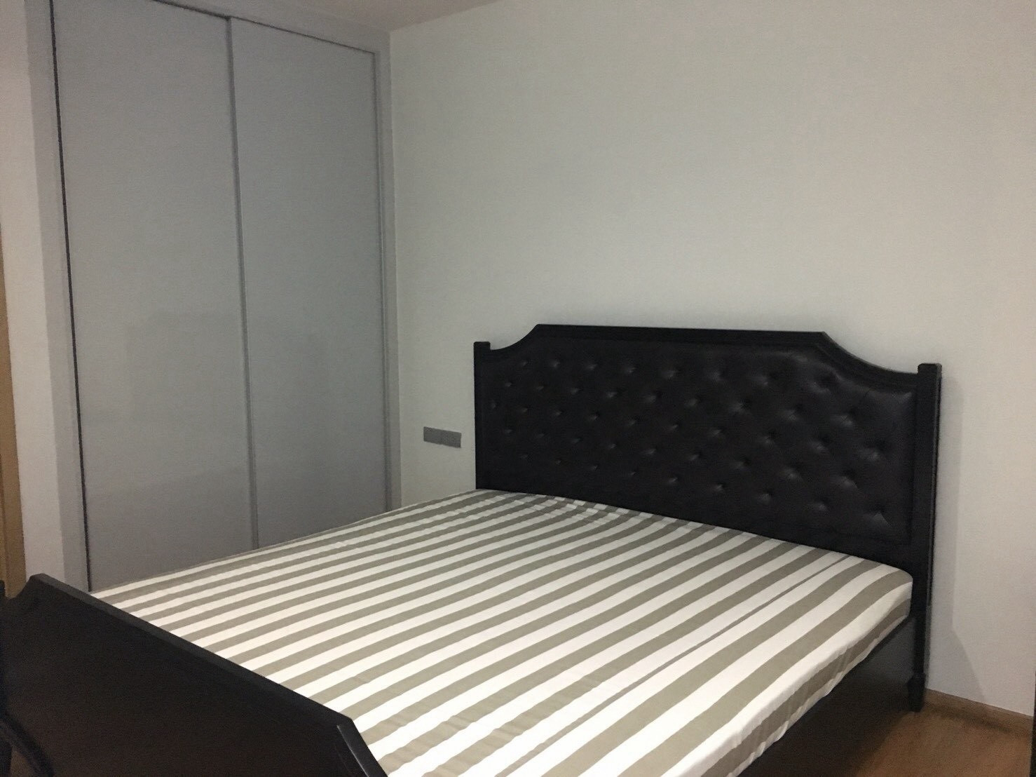 Condo Hyde Sukhumvit 13, convenient travel, near BTS, beautiful room, ready to move in. Condo Hyde Sukhumvit 13, convenient travel, near BTS, beautiful room, ready to move in.