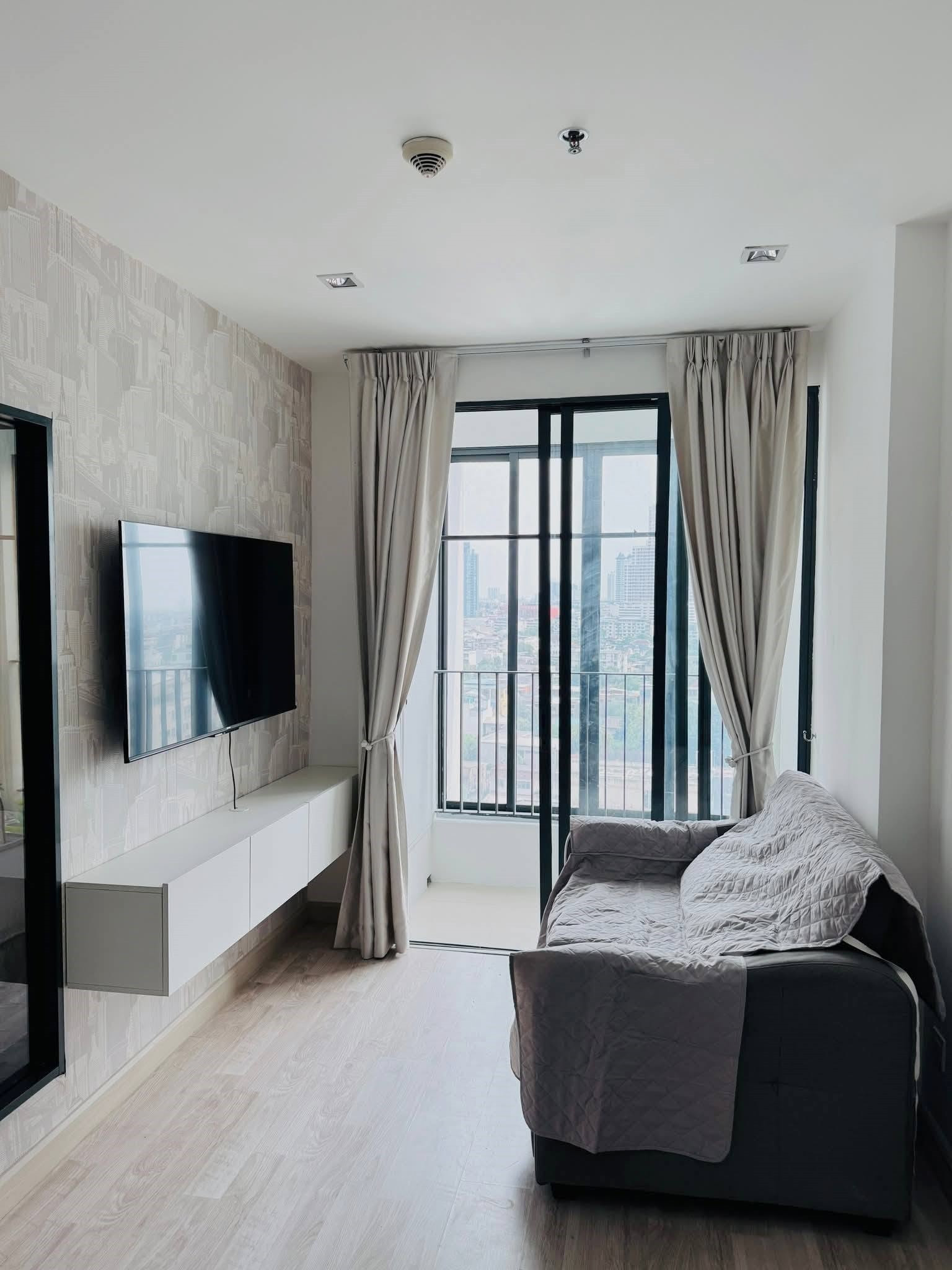 💥 [𝐏-𝟏𝟎𝟑𝟐𝟎] FOR RENT : Ideo Mobi Sathorn วิวเมืองสวยชั้นสูง! ใกล้ BTS กรุงธนบุรี 𝟏𝟓,𝟎𝟎𝟎/ด. | Line ID @easycondoplus | 099-229-6397