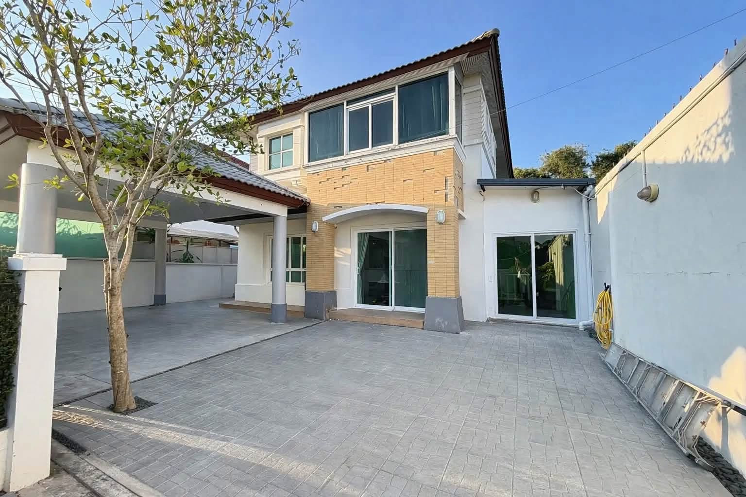 Large detached house for rent, Chuan Chuen City Prime Park Watcharapol, lots of room, near Plearnary Mall. and the market along Duan Ramintra Large detached house for rent, Chuan Chuen City Prime Park Watcharapol, lots of room, near Plearnary Mall. and the market along Duan Ramintra