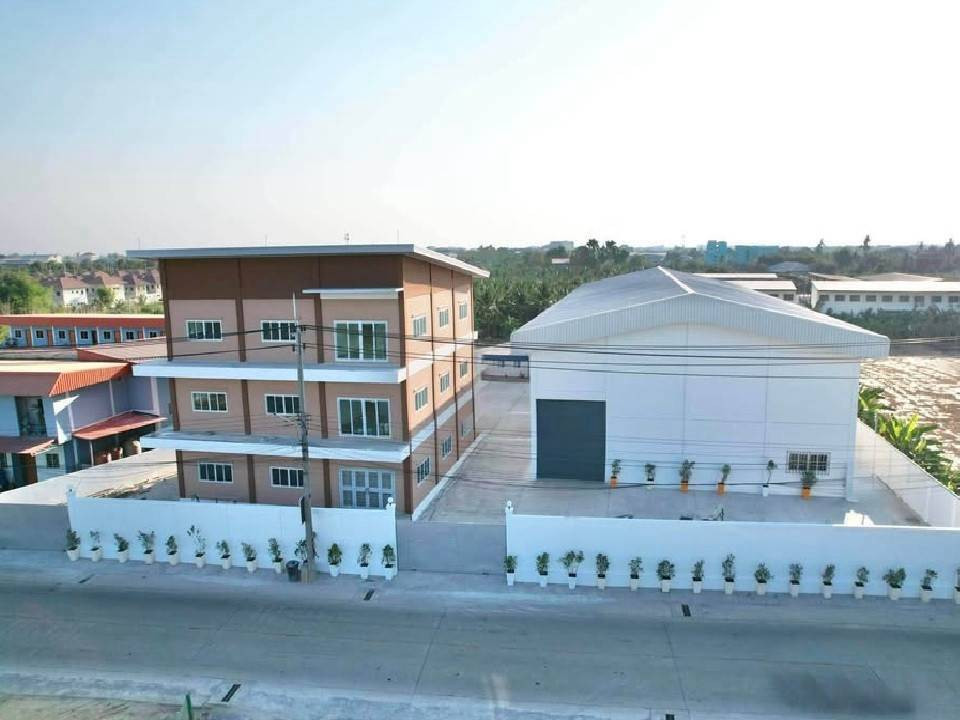 Warehouse with office for rent Usable area 1,700 sq m. Yellow area. Location Phutthamonthon Sai 5, Rai Khing, Soi Wai Wai. Warehouse with office for rent Usable area 1,700 sq m. Yellow area. Location Phutthamonthon Sai 5, Rai Khing, Soi Wai Wai.