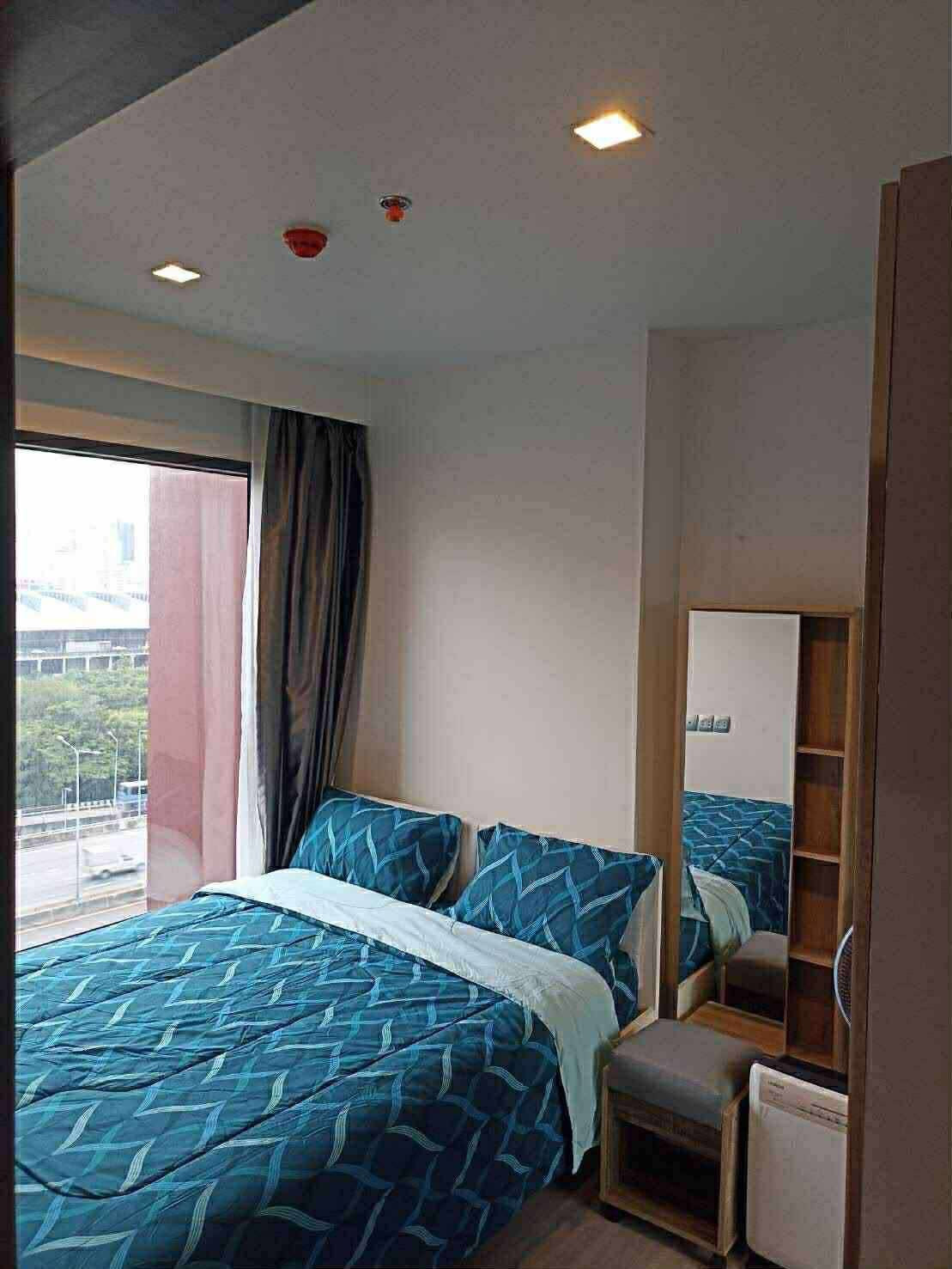PFD-09139 Condo for rent Life Asoke Hype : Spacious room, fully furnished to meet every need—simple yet highly functional.