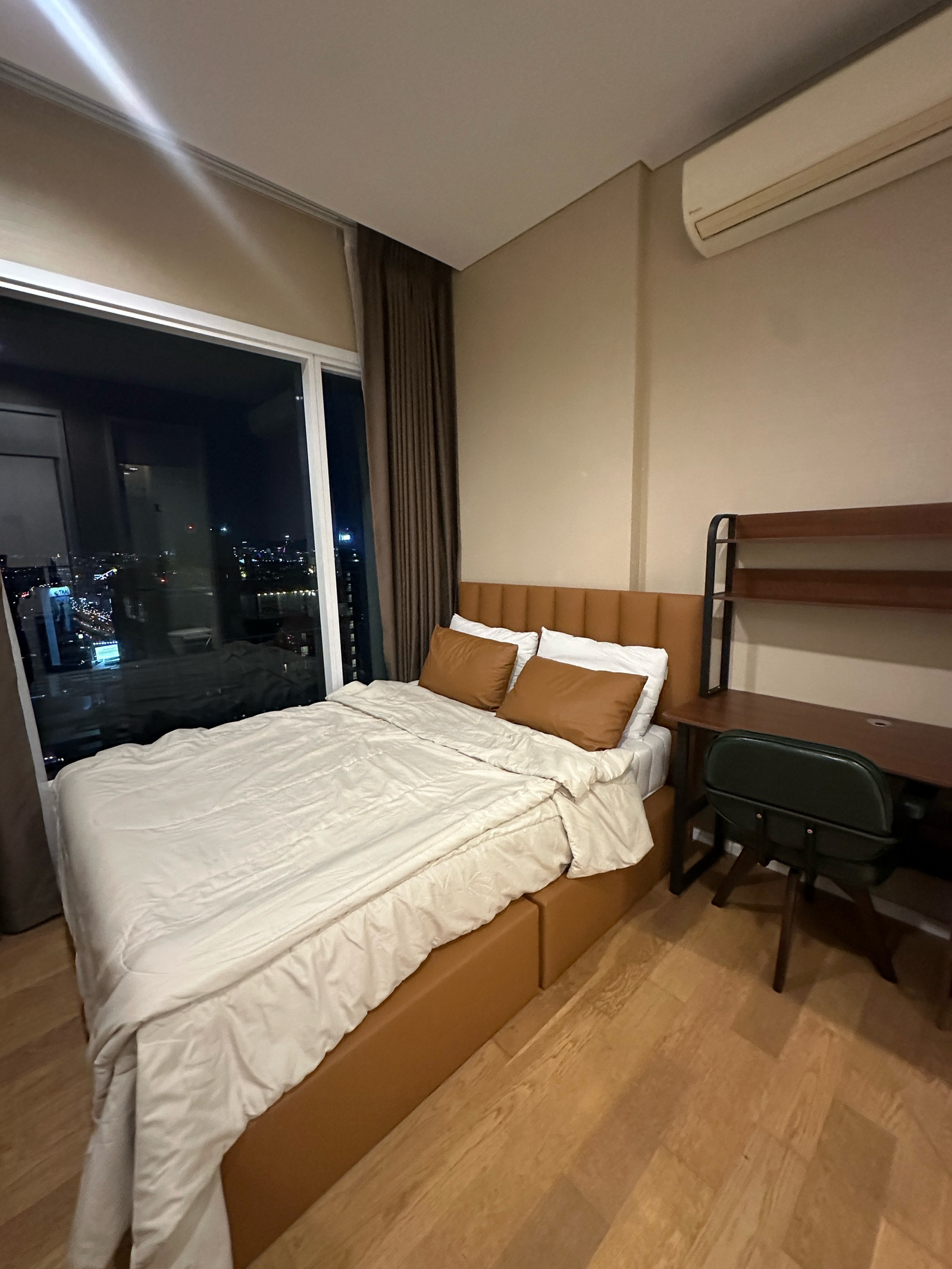 พร้อมอยู่! ห้องวิวสวย ชั้นสูง 1 ห้องนอน ครัวปิด ห้องนอนแยก พร้อมไวไฟ – รูปที่ 3