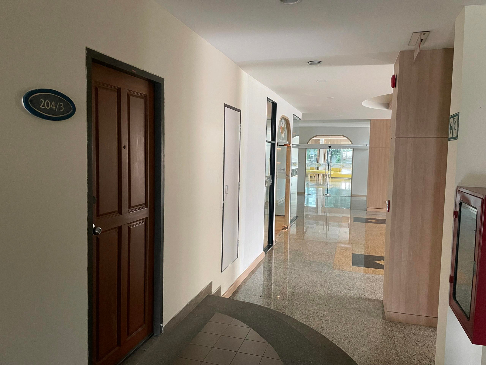 Beautiful room, ready to move in The is selling it himself. Beautiful room, ready to move in The is selling it himself.
