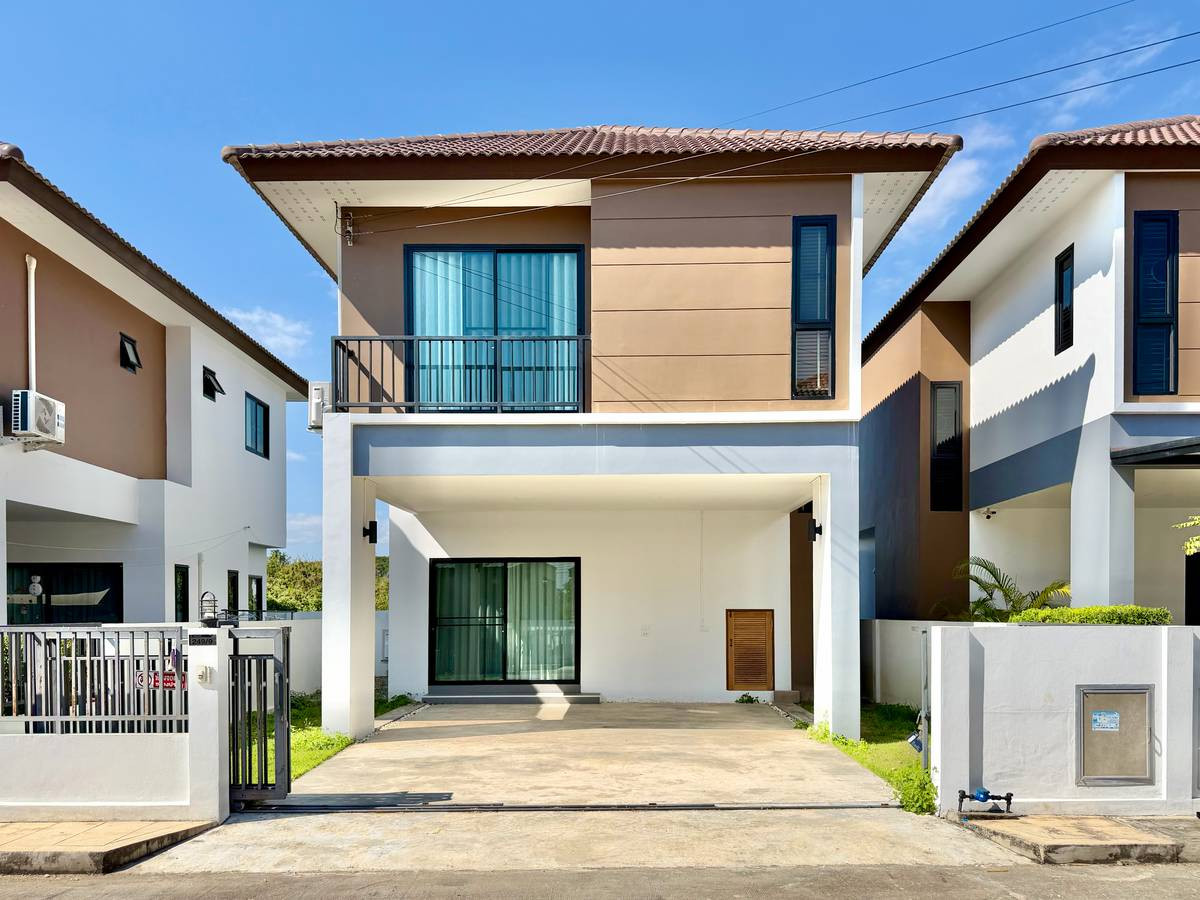 ขายบ้านเดี่ยว 2 ชั้น 36 ตร.ว. ใกล้เมืองเชียงใหม่ สภาพใหม่ ตกแต่ง Built-in พร้อมเฟอร์ครบ เข้าอยู่ได้ทันที