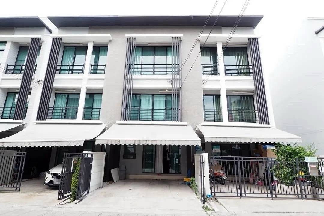 Townhome for Rent: Baan Klang Muang Rama 9-Ramkhamhaeng 🚇🚝🌏
