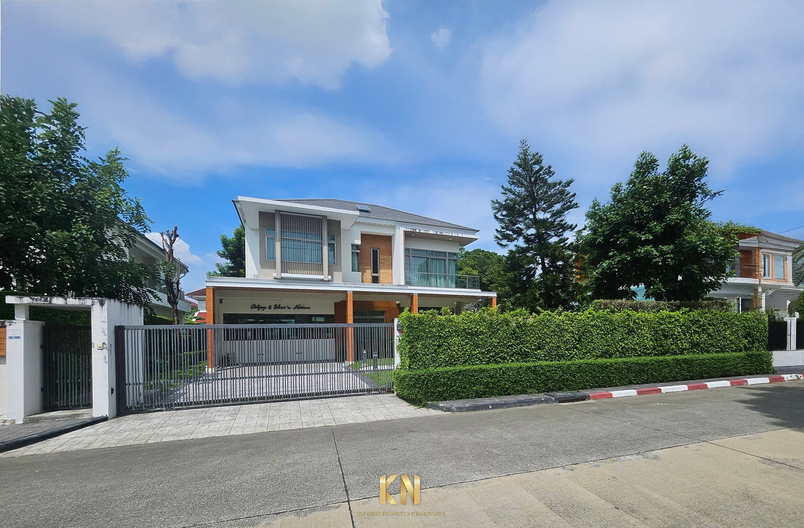ขายบ้านตัวอย่าง ที่ไม่ได้มีขายบ่อยๆ ใกล้สุวรรณภูมิ ใกล้มอเตอร์เวย์ เข้า-ออกเมืองสะดวกมากค่ะ โครงการ Perfect masterpiece สุขุมวิท 77 (Masterpiece 3)