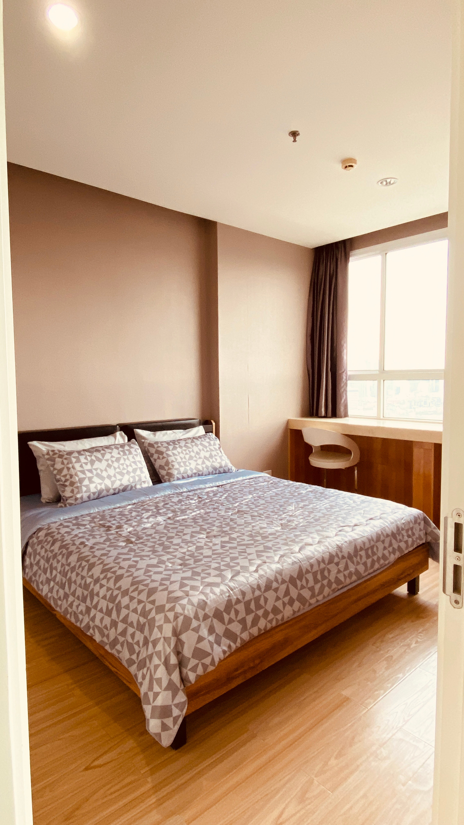 Condo near Rama IX at TC Green Rama 9, convenient travel, fully furnished, ready to move in. Condo near Rama IX at TC Green Rama 9, convenient travel, fully furnished, ready to move in.