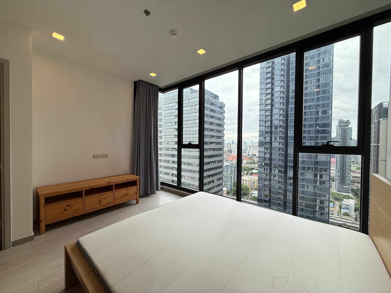 ให้เช่า One 9 Five Asoke – Rama 9 | 2 ห้องนอน 2 ห้องน้ำ – รูปที่ 2