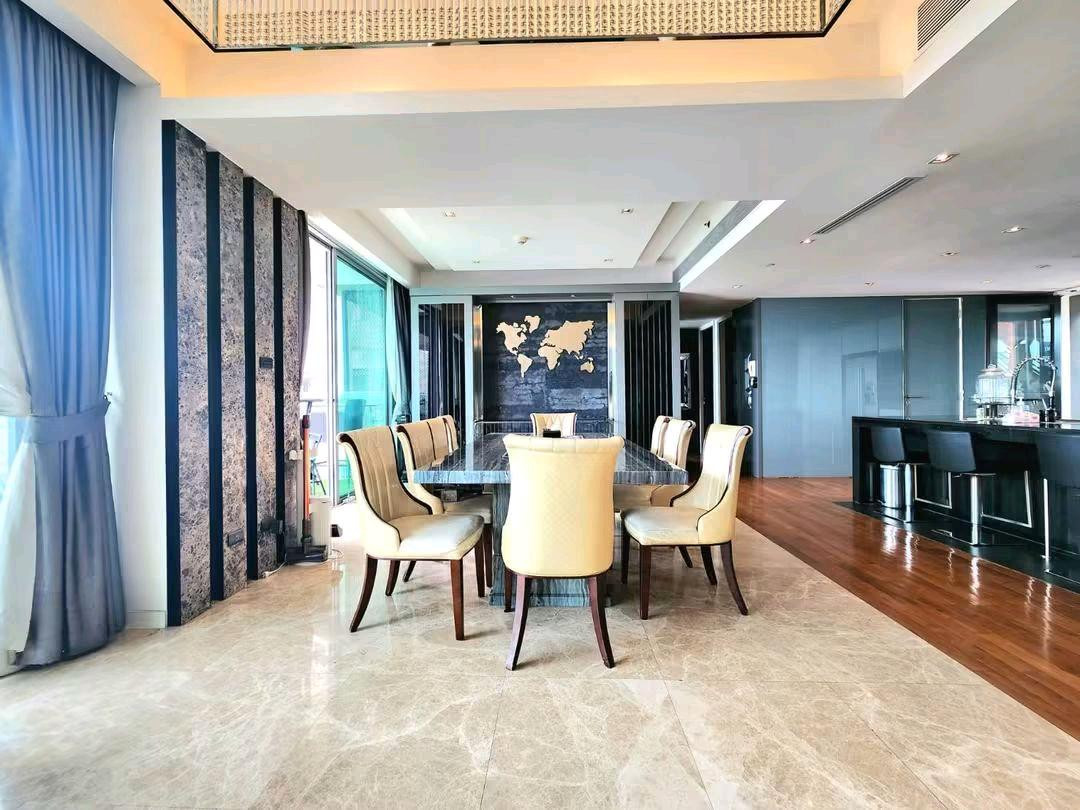 ✨ ขาย-เช่า คอนโด เดอะ พาโน พระราม 3 ✨ 🏙️ ชั้น 36 วิง F – วิวสวยสุดทัศน์ ส่วนตัวสูงลิ่ว 📏 ขนาดใหญ่โต 243 ตร.ม. • 3 ห้องนอน 3 ห้องน้ำ + ห้องน้ำแขก 🛏️ มีห้องแม่บ้านพร้อมห้องน้ำในตัว 🍳 ครัวไทย + ครัวฝรั่ง ครบครัน พร้อมเคาน์เตอร์บาร์ สะดวกทุกการปรุงอาหาร  – รูปที่ 3