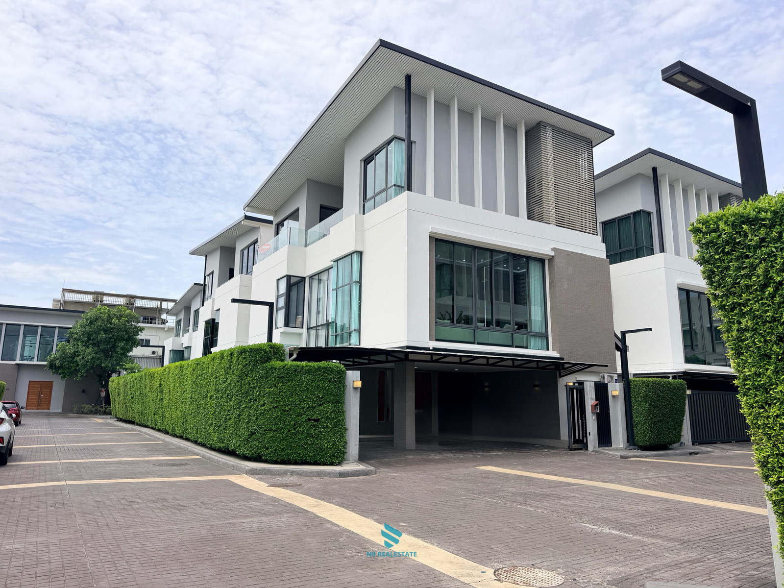 (ขายถูก บ้านpool villa 3.5 ชั้น)เลียบด่วน The glamor แต่งครบ ใกล้เอกมัย , รถไฟฟ้า ลาดพร้าว(29.5 MB) (ขายถูก บ้านpool villa 3.5 ชั้น)เลียบด่วน The glamor แต่งครบ ใกล้เอกมัย , รถไฟฟ้า ลาดพร้าว(29.5 MB)