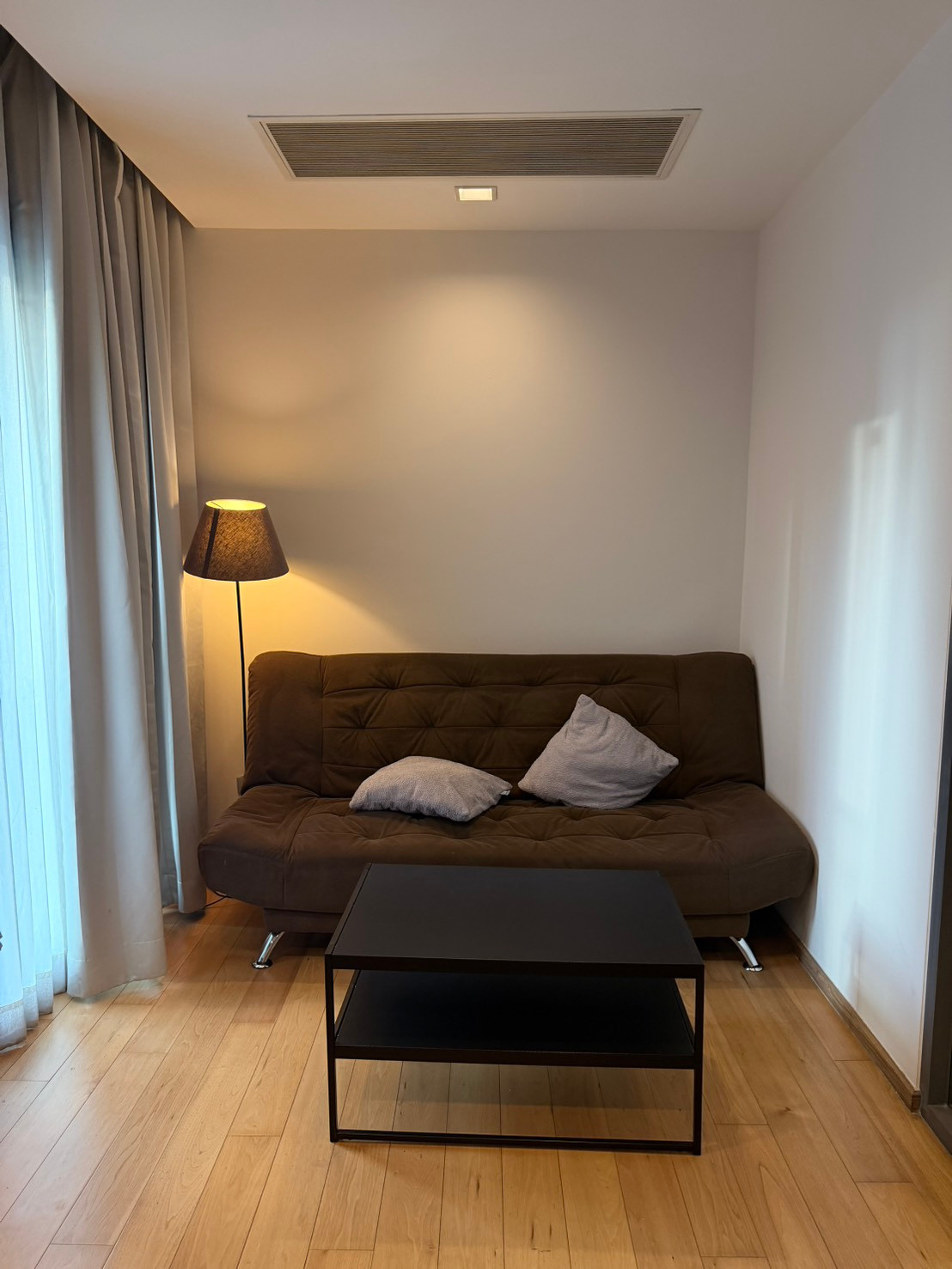 Condo Hyde Sukhumvit 13, convenient travel, has a shuttle, fully furnished, ready to move in. Condo Hyde Sukhumvit 13, convenient travel, has a shuttle, fully furnished, ready to move in.