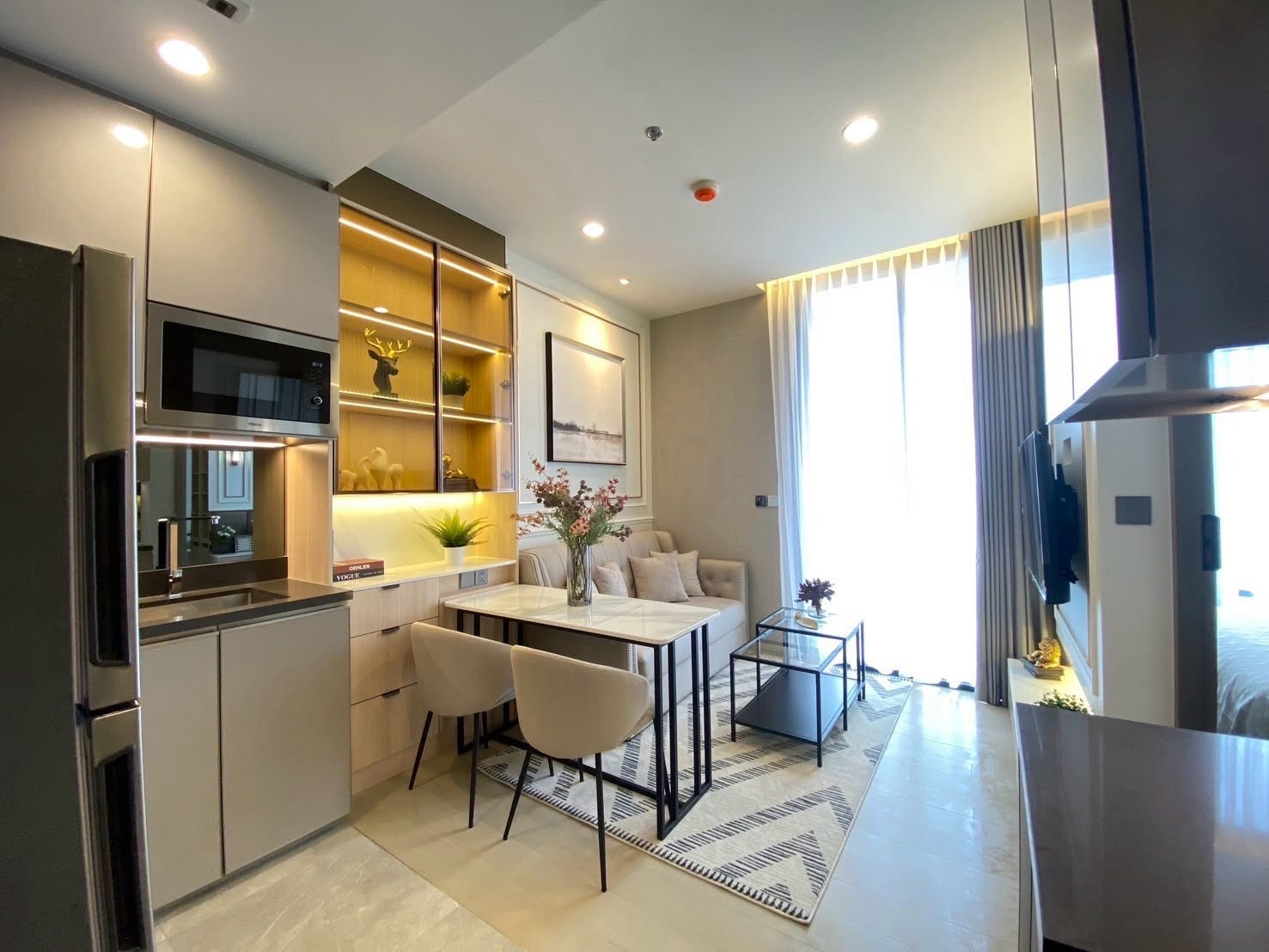 FOR RENT 📍 The Extro Phayathai–Rangnam Rental price: 35,000 Baht/month FOR RENT 📍 The Extro Phayathai–Rangnam Rental price: 35,000 Baht/month