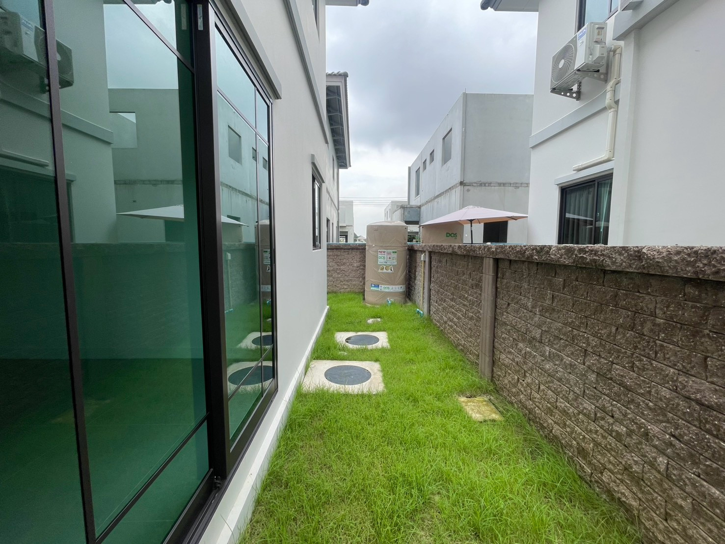 บ้านเดี่ยวมือ 1 หลังใหญ่ 3 ที่จอดรถ ติดถนนใหญ่ – รูปที่ 4