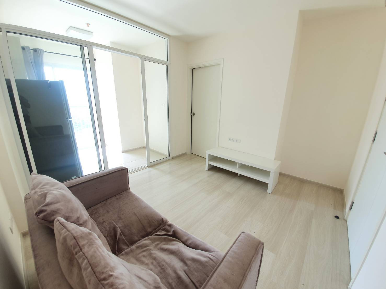 For sale Aspire 1 Rattanatibet Aspire1 Rattanatibet, big room, comfortable, plenty of parking, quiet, good legalization, beautiful view, 19th floor.