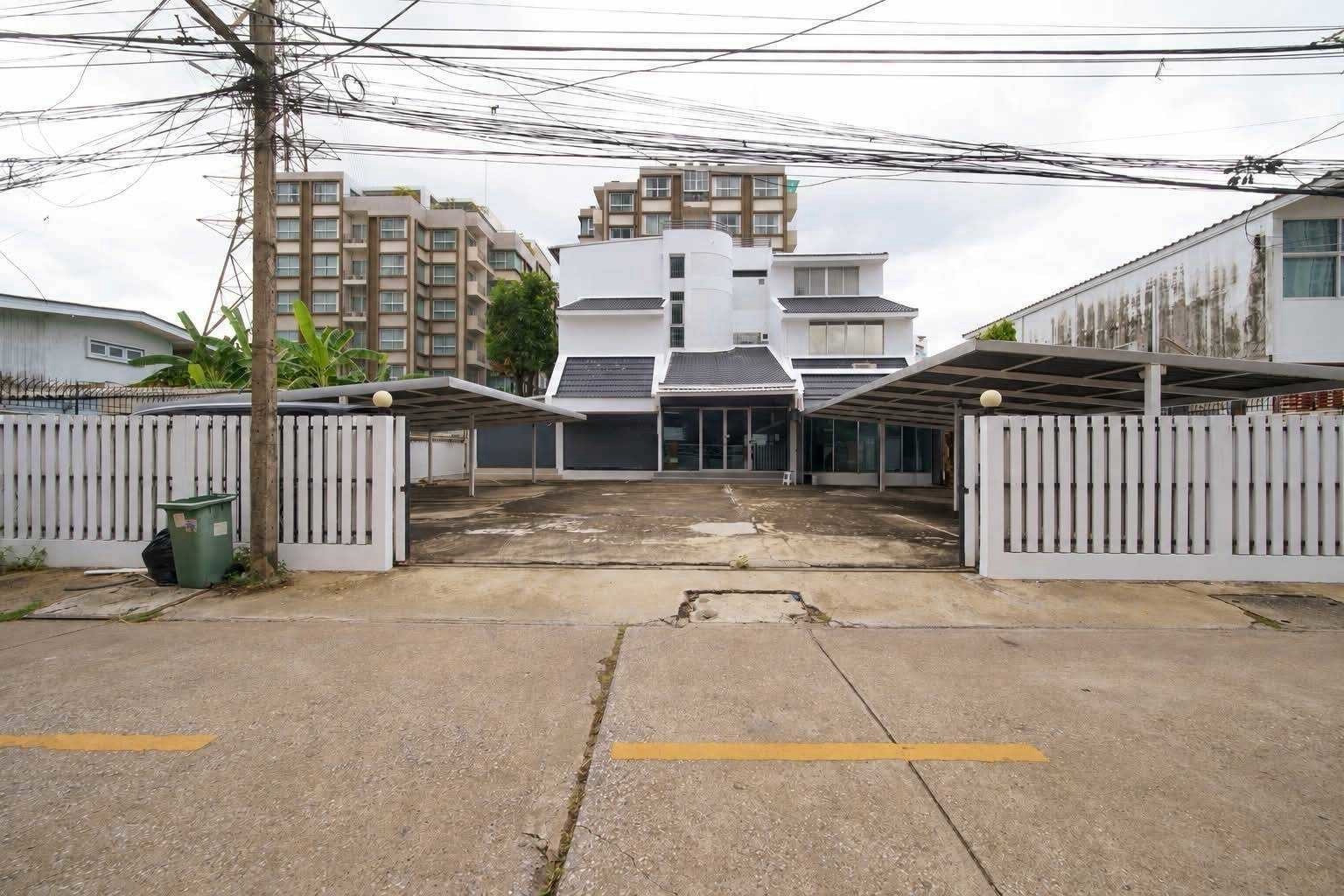 Office for rent: Ladprao Soi 8 Prime Location✨🌈🌿 Office for rent: Ladprao Soi 8 Prime Location✨🌈🌿