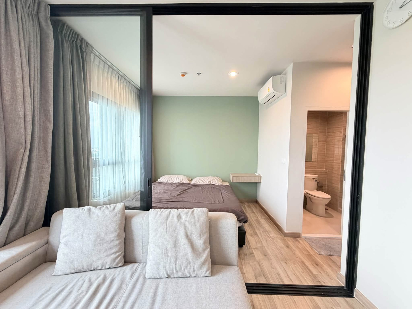 Condo for rent near BTS Bearing - Niche mono bearing, large room 33 square meters, 26th floor Condo for rent near BTS Bearing - Niche mono bearing, large room 33 square meters, 26th floor
