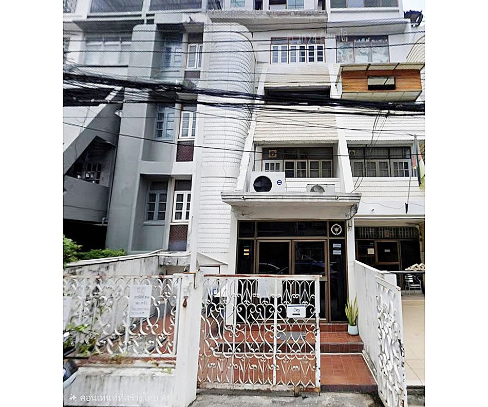 Call : 092-786-8636 Townhome 5-Story (including rooftop) 24 sq.wa, Sathorn Soi 12, Silom, Bang Rak, 5-minute walk to BTS Saint Louis Station Call : 092-786-8636 Townhome 5-Story (including rooftop) 24 sq.wa, Sathorn Soi 12, Silom, Bang Rak, 5-minute walk to BTS Saint Louis Station
