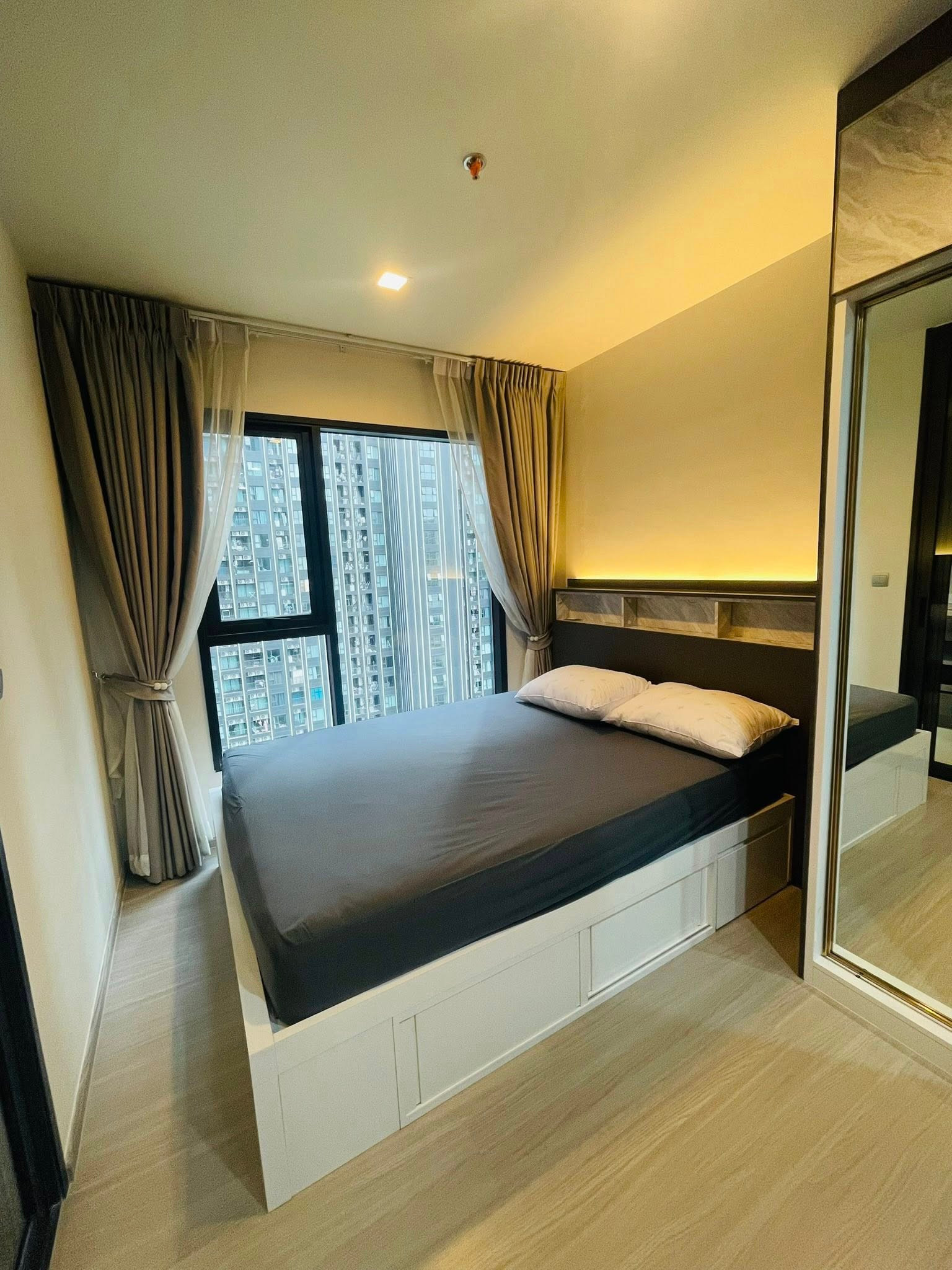 PFD-09146 Condo for rent Life Asoke Hype : Thoughtfully Designed, Well-Organized & Comfortable.