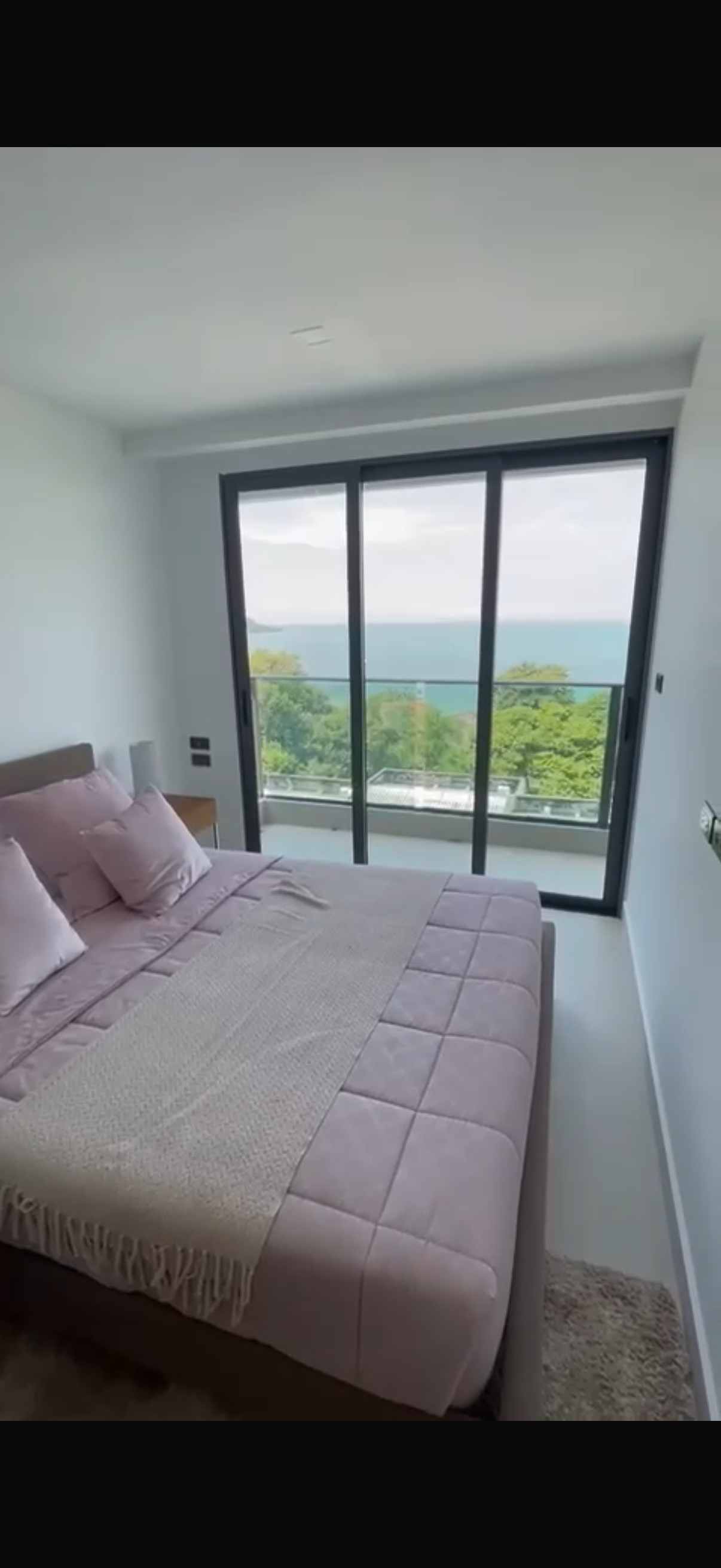 Condo for sale, reduced price, reduces burden, has many rooms.